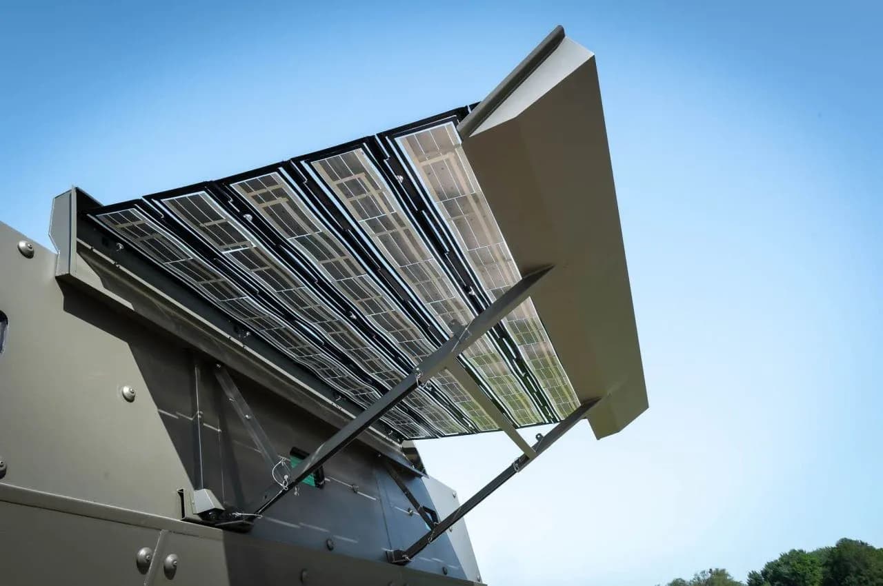 Signature d’un accord de partenariat entre NovaKamp, SolarCloth et Arquus